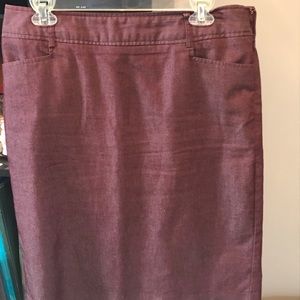 Dress Barn plum pencil skirt WITH POCKETS!